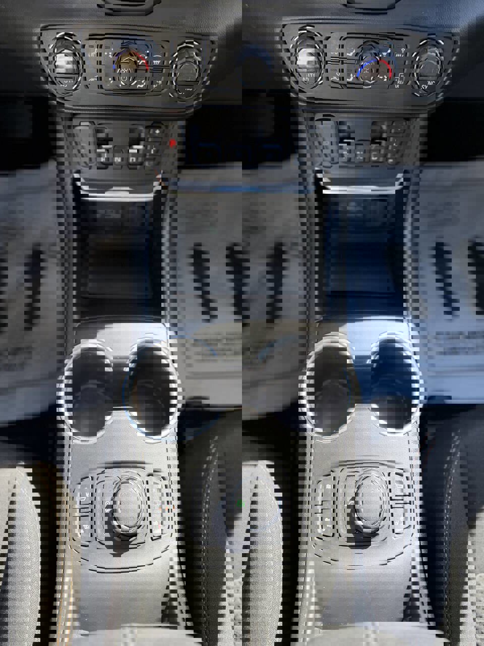 Used 2018 GMC Terrain SLE w/ Driver Convenience Package image 16