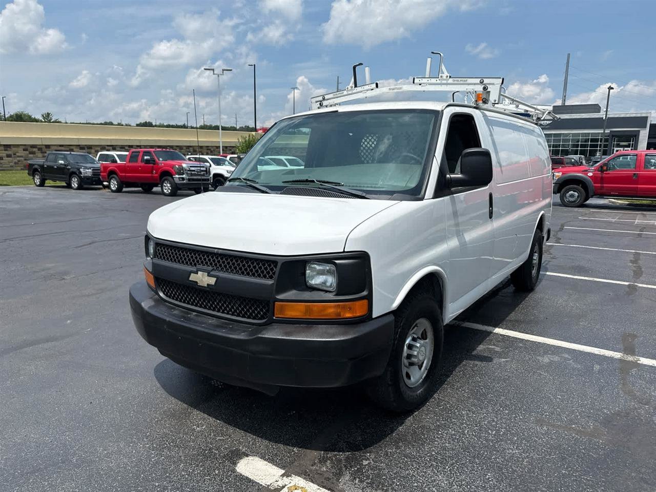 Used 2011 Chevrolet Express 2500 RWD image 4