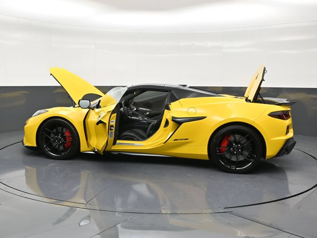 Used 2026 Chevrolet Corvette Z06 RWD image 30
