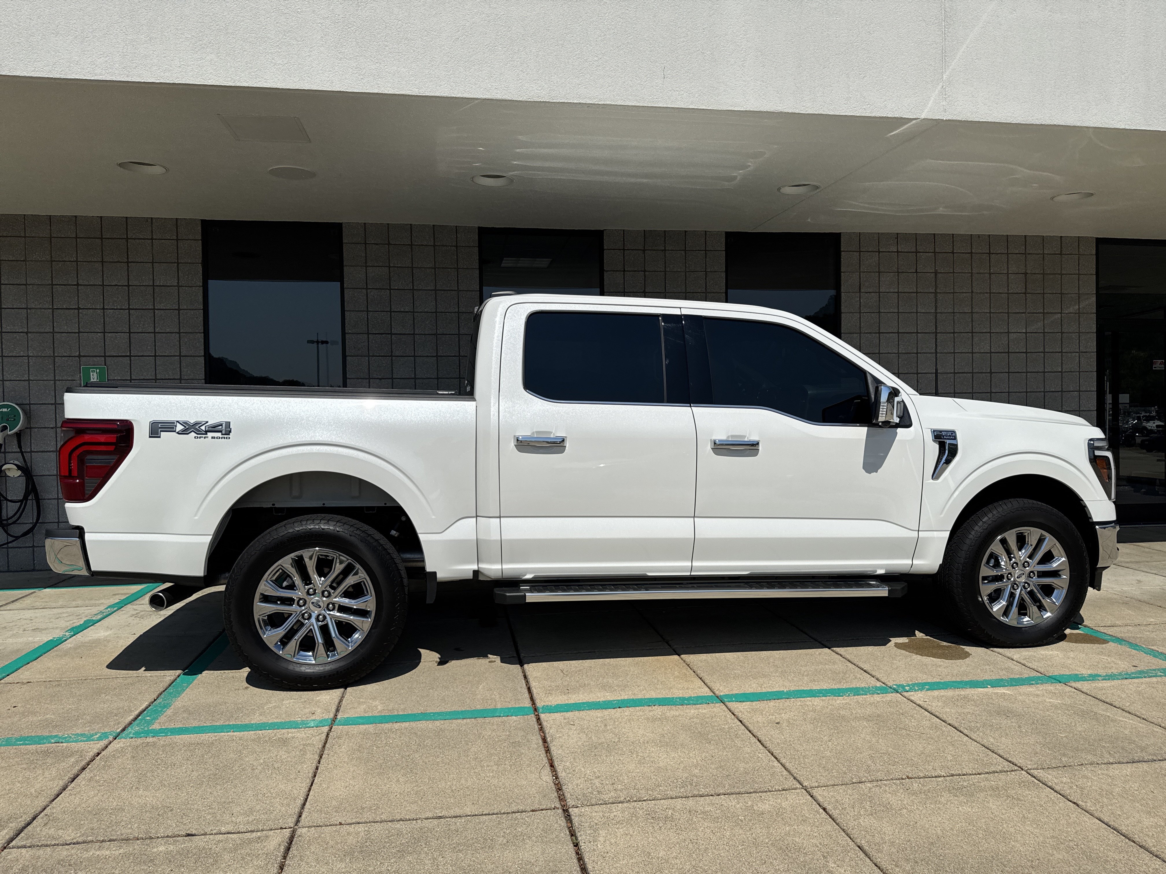 Used 2025 Ford F150 Lariat w/ Equipment Group 501A Mid AWD/4WD image 7