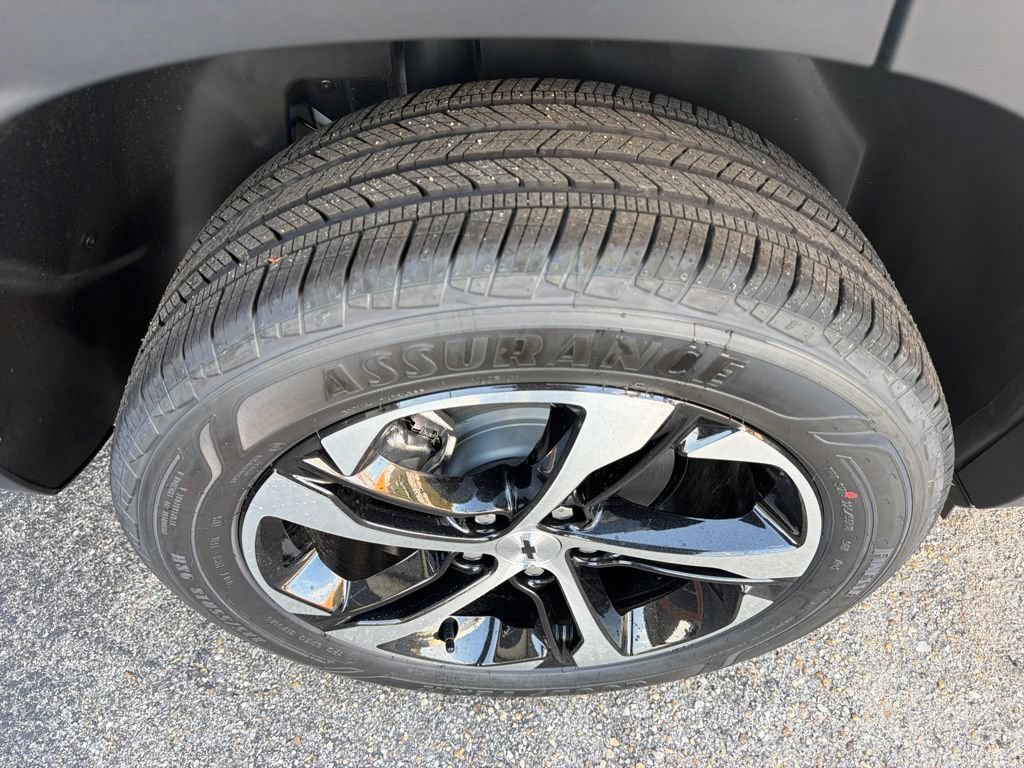 New 2026 Chevrolet Trax RS w/ Sunroof Package FWD image 11