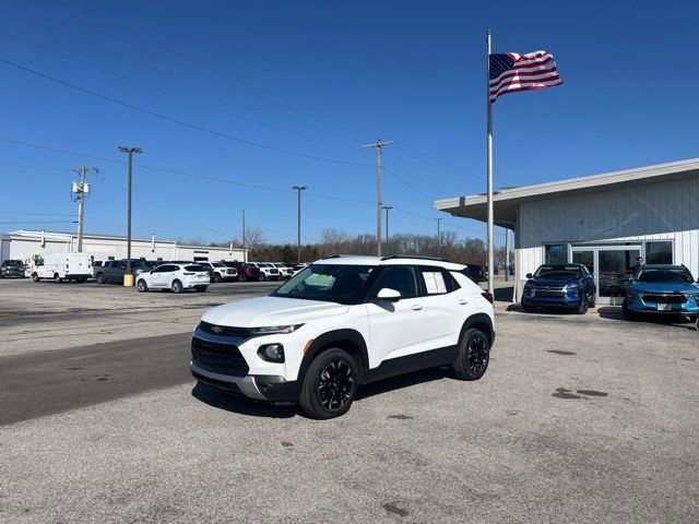Used 2023 Chevrolet TrailBlazer LT w/ Convenience Package image 2