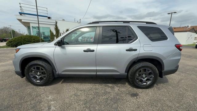 Used 2024 Honda Pilot TrailSport image 5