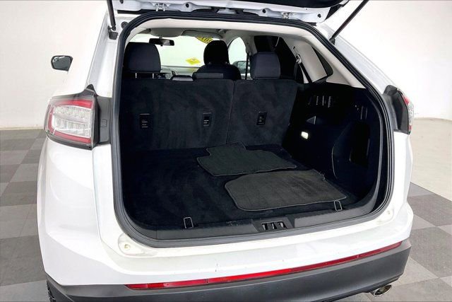 Used 2016 Ford Edge SE FWD image 27