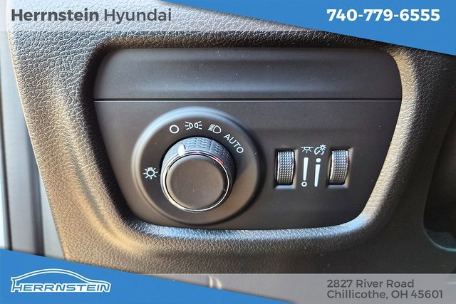 Used 2022 Jeep Grand Cherokee Altitude image 18