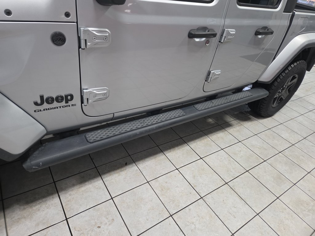 Used 2023 Jeep Gladiator Sport AWD/4WD image 22