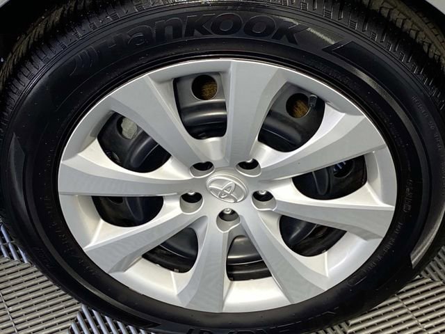 Used 2025 Toyota Corolla LE image 27