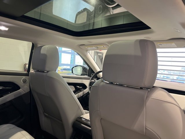 Used 2025 Land Rover Range Rover Evoque S image 44