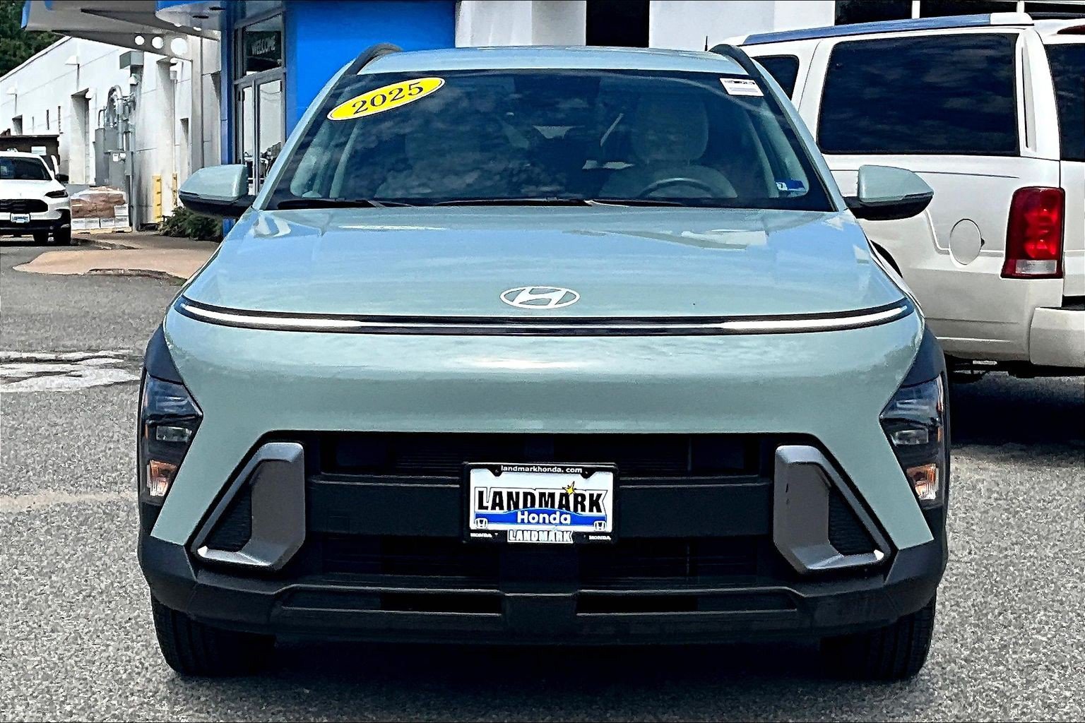 Used 2025 Hyundai Kona SEL AWD/4WD image 3