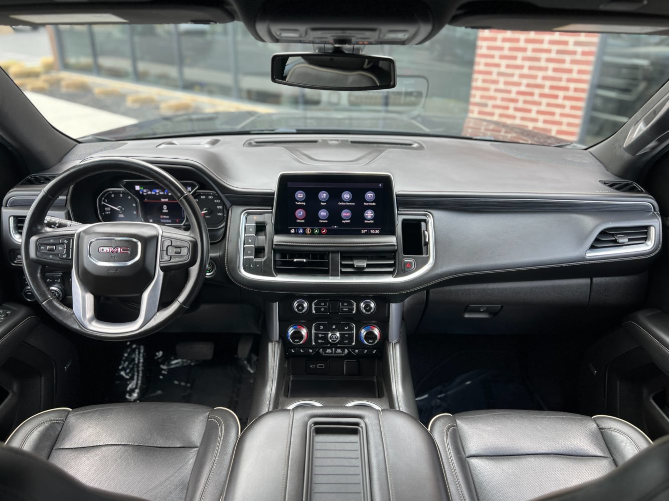 Used 2021 GMC Yukon SLT w/ Rear Media and Nav Package AWD/4WD image 16