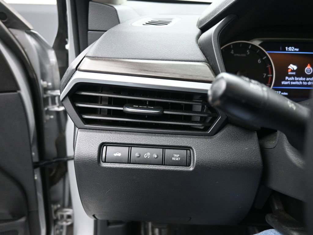 Used 2024 Nissan Altima 2.5 SV FWD image 18