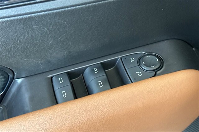 Used 2024 GMC Canyon AT4 w/ AT4 Premium Package image 12