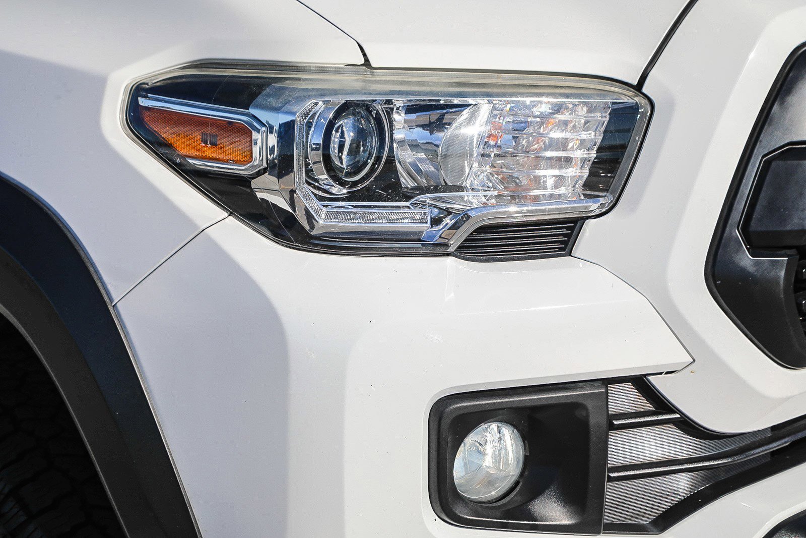 Used 2018 Toyota Tacoma TRD Off-Road image 8