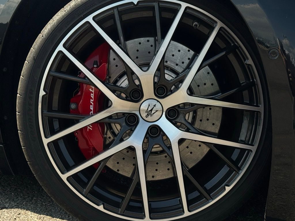 Used 2024 Maserati GranCabrio Trofeo image 11