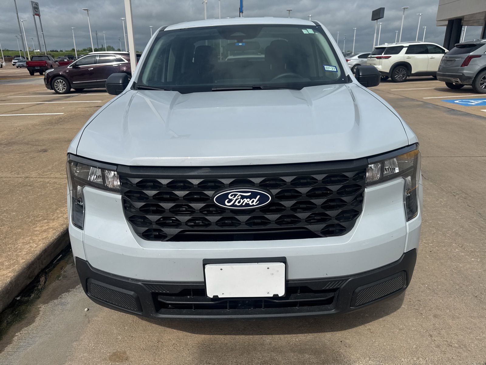 Used 2025 Ford Maverick XL image 2