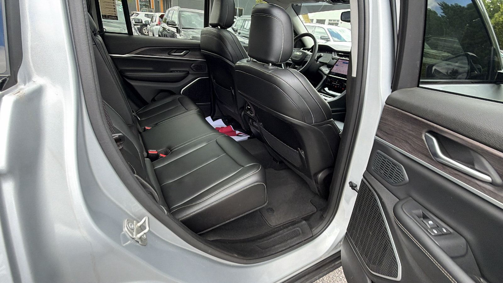 Used 2023 Jeep Grand Cherokee 4WD 4xe image 21