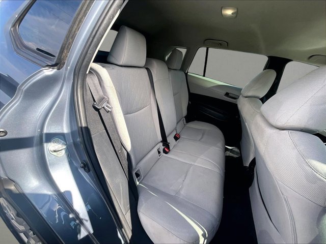 Used 2022 Toyota Corolla Cross L image 25