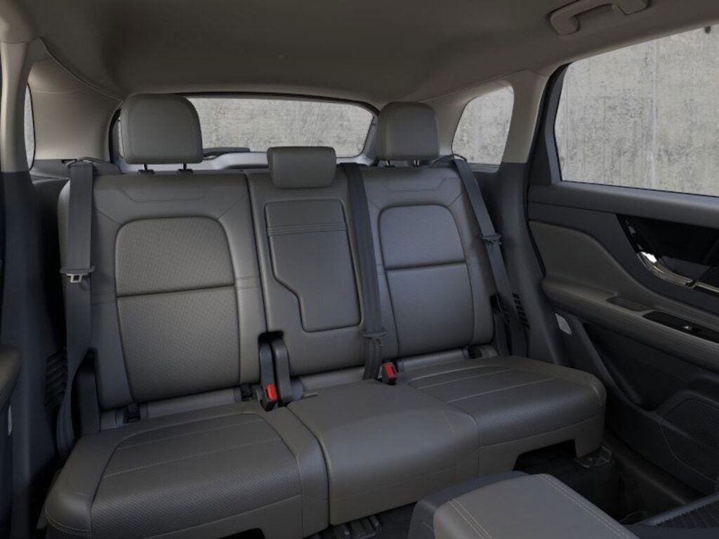 New 2025 Lincoln Corsair FWD w/ Equipment Group 101A image 33