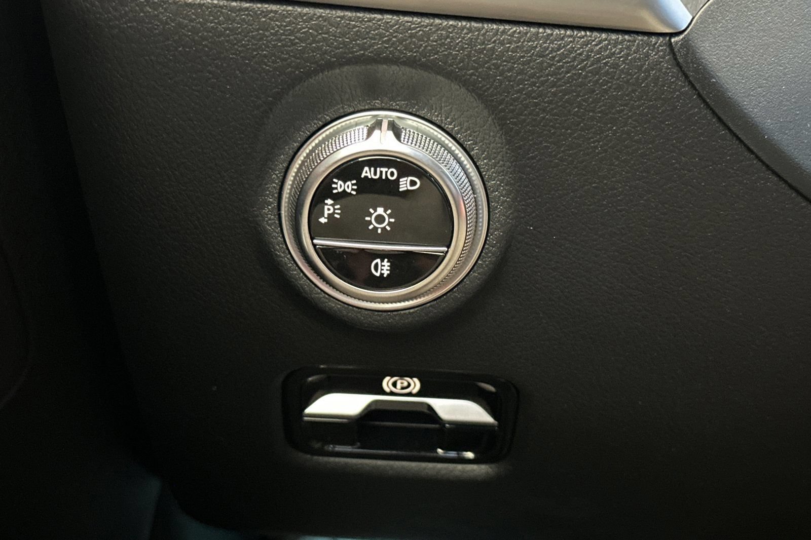 Certified 2024 Mercedes-Benz C 300 Sedan image 36