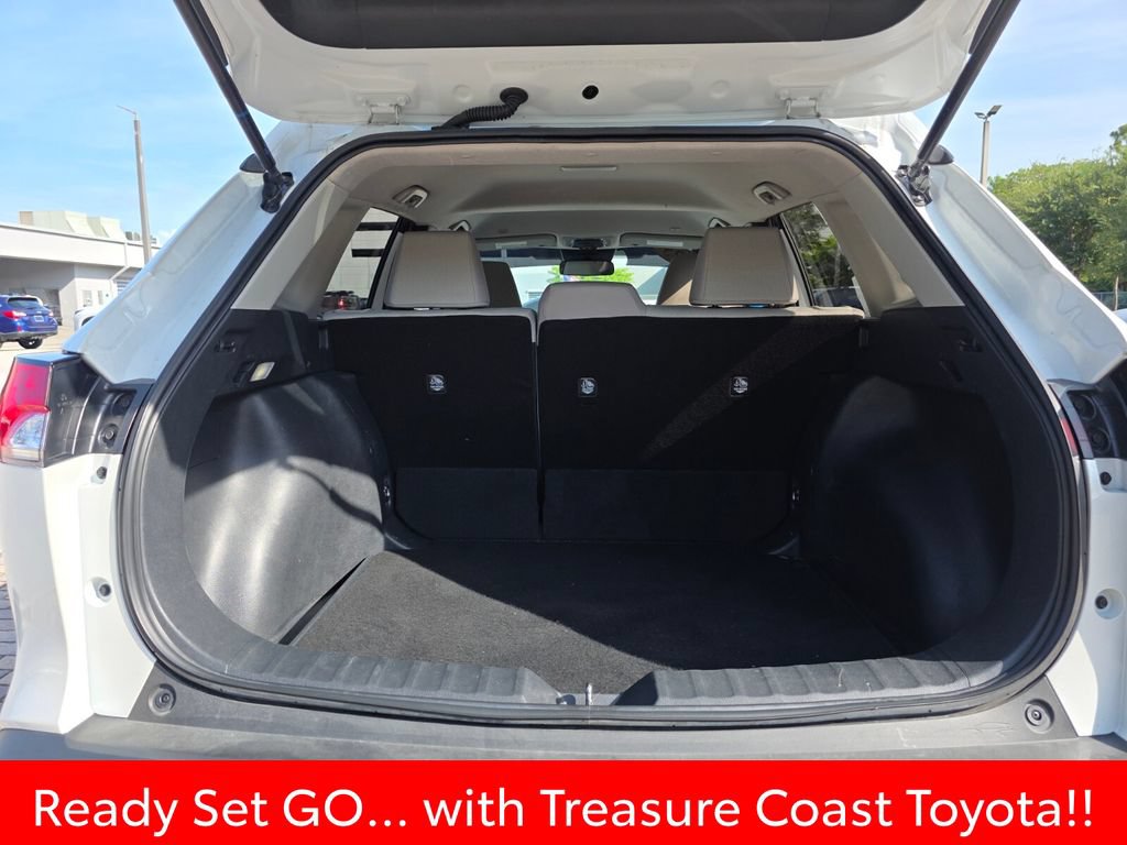 Certified 2025 Toyota Corolla Cross L FWD image 20