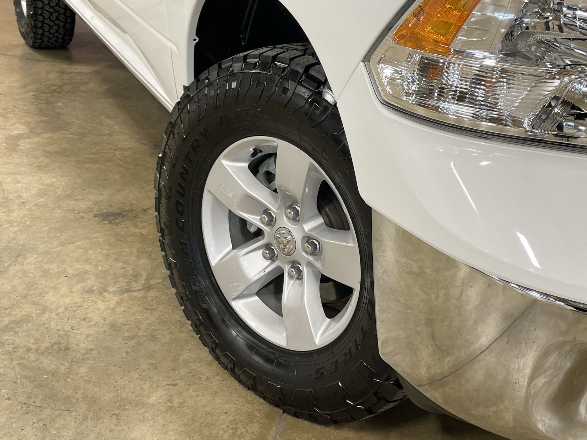 Used 2022 RAM 1500 Classic SLT w/ Electronics Group AWD/4WD image 11