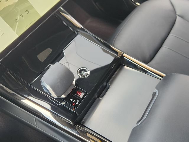 Used 2025 Land Rover Range Rover Sport SE image 19