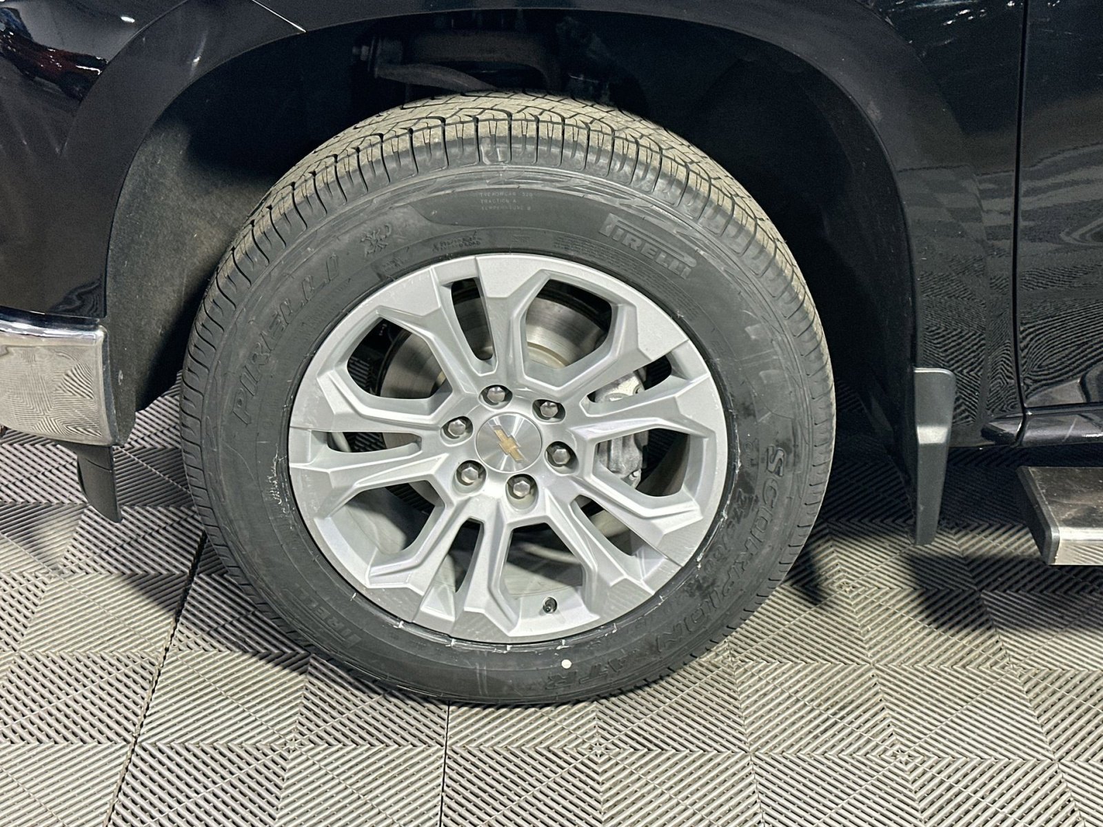 Used 2023 Chevrolet Silverado 1500 LTZ image 11