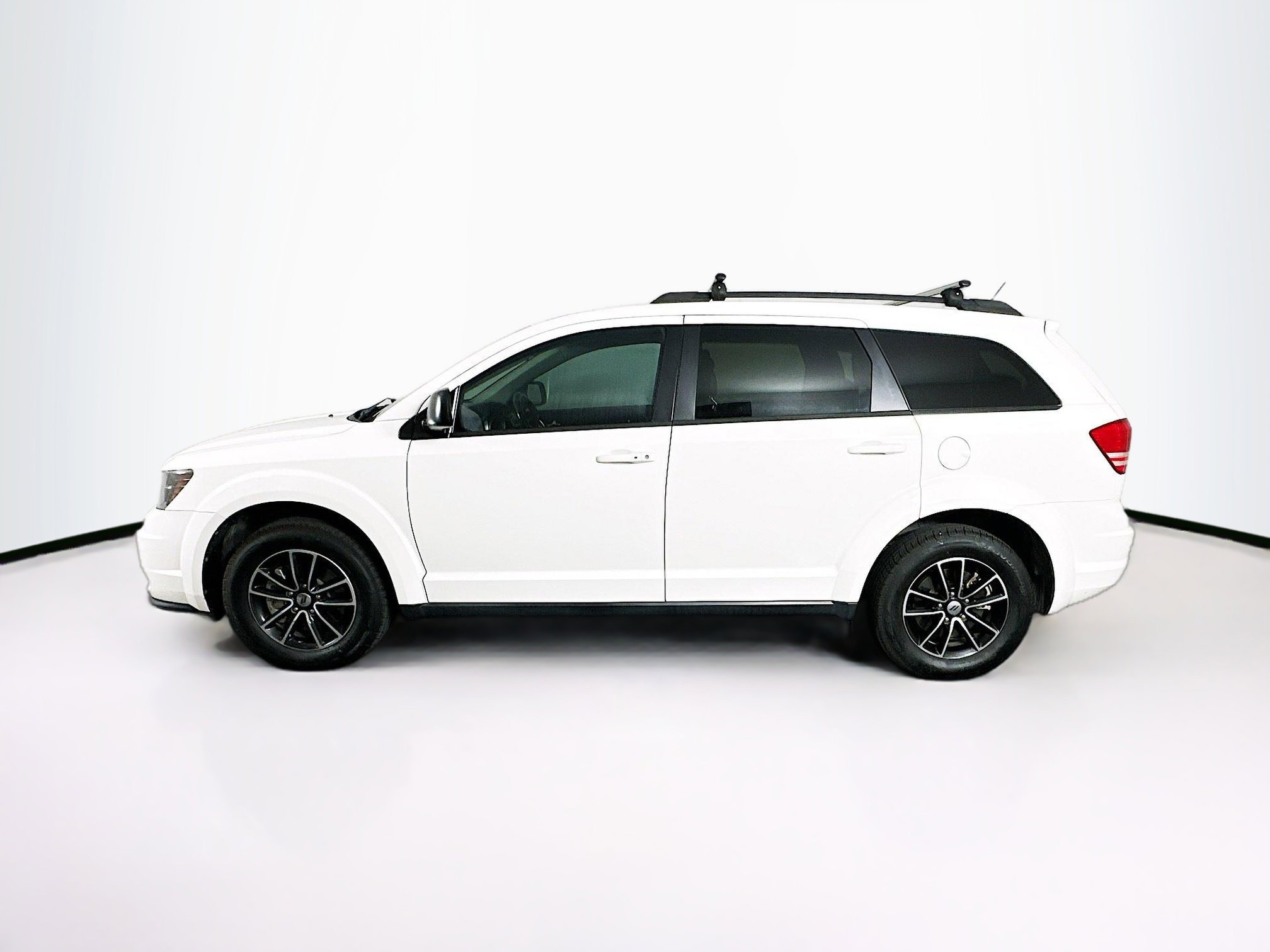 Used 2018 Dodge Journey SE w/ Popular Equipment Group FWD image 4