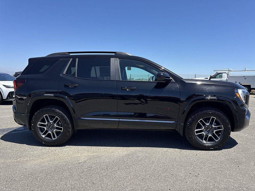 New 2027 GMC Terrain AT4 w/ Technology Package II AWD/4WD image 3
