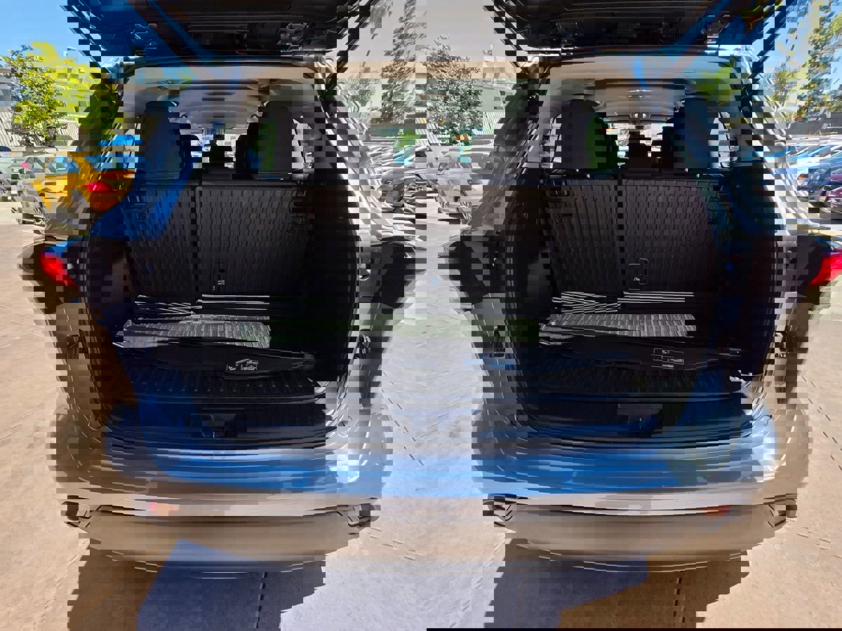 Used 2021 Toyota Highlander LE image 22