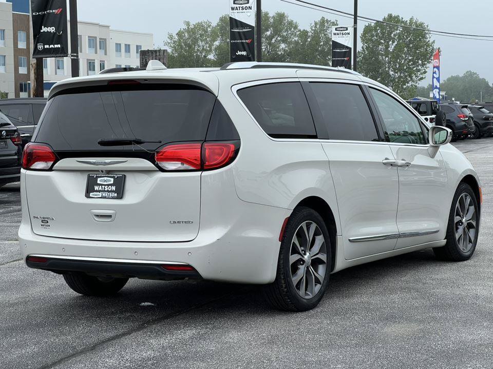 Used 2017 Chrysler Pacifica Limited w/ UConnect Theater Package FWD image 12