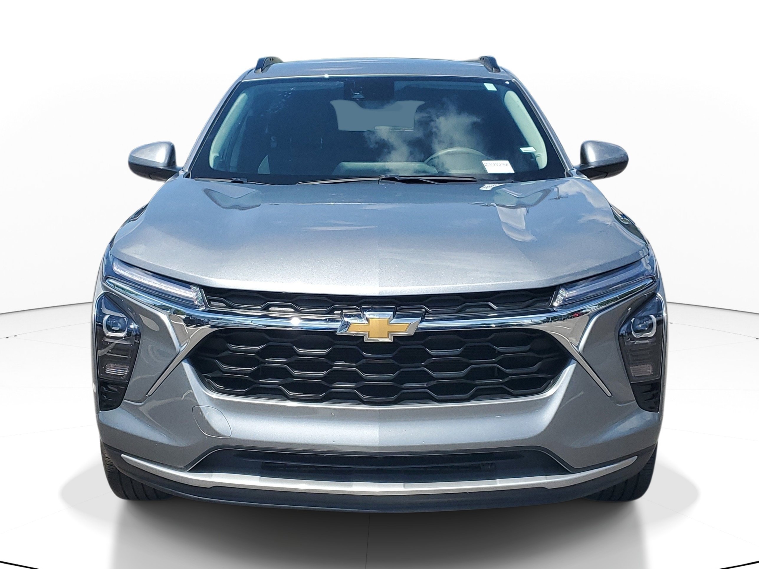 Used 2025 Chevrolet Trax LT FWD image 3