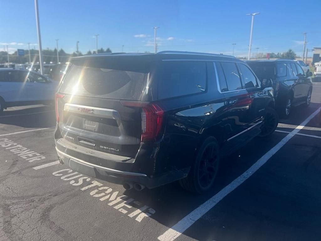 Used 2022 GMC Yukon XL Denali image 3