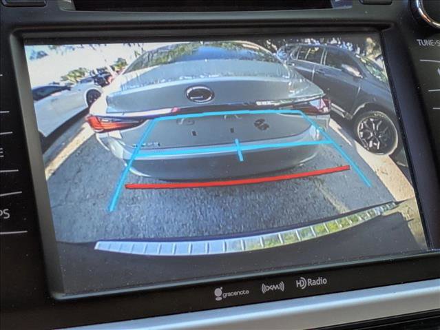 Used 2017 Toyota Highlander SE FWD image 6