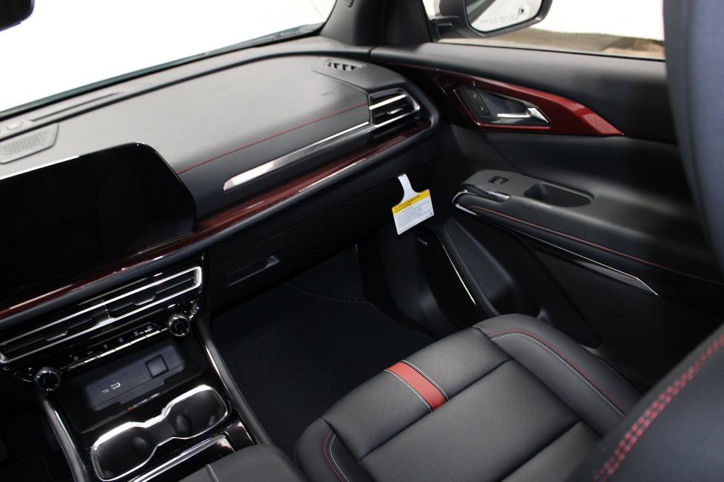 New 2026 Chevrolet Traverse RS w/ LPO, Floor Liner Package image 34