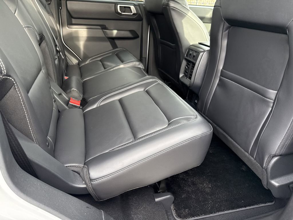 New 2025 Ford Bronco Outer Banks w/ Sasquatch Package image 16