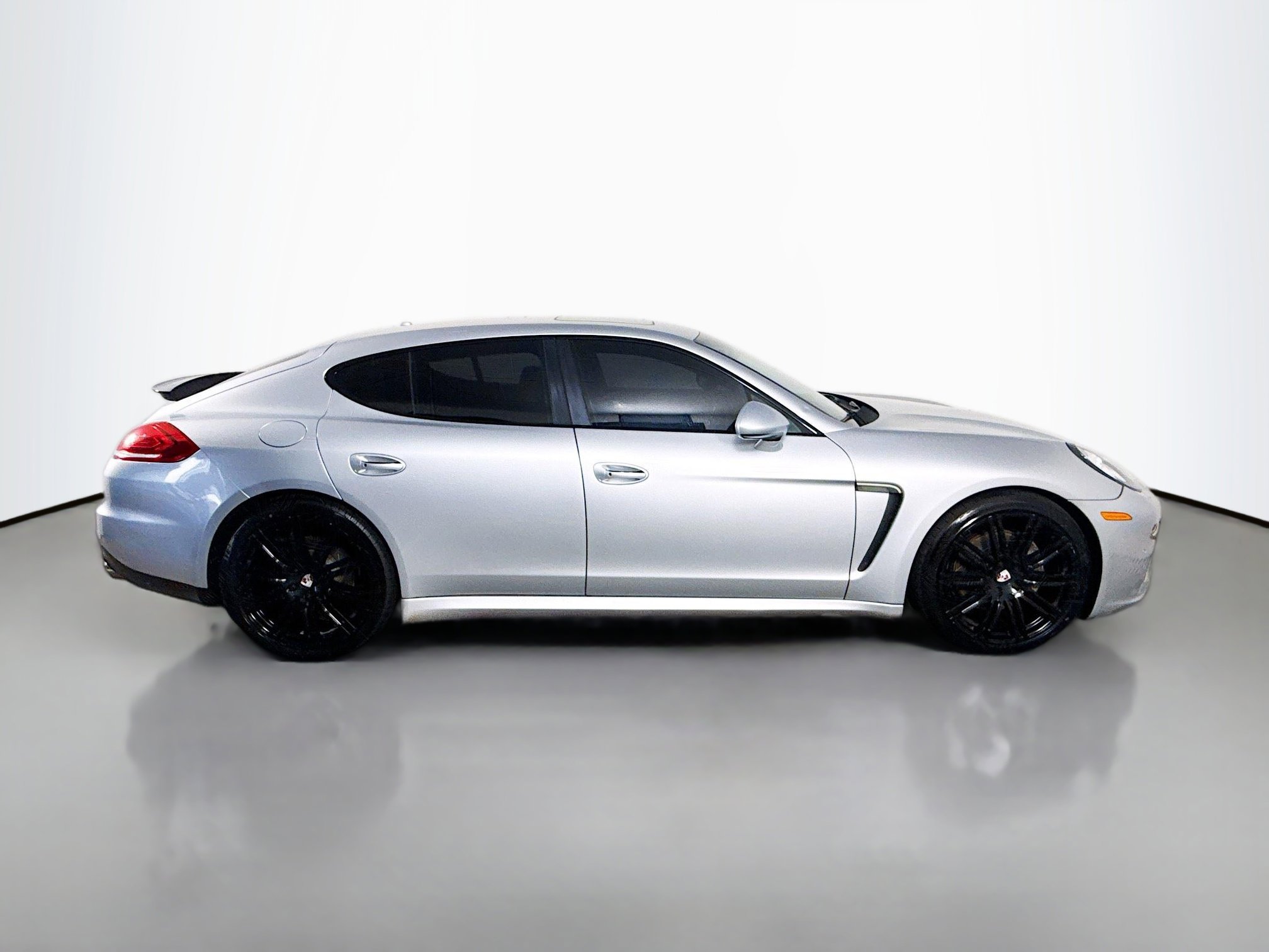 Used 2016 Porsche Panamera 4 Edition AWD/4WD image 11