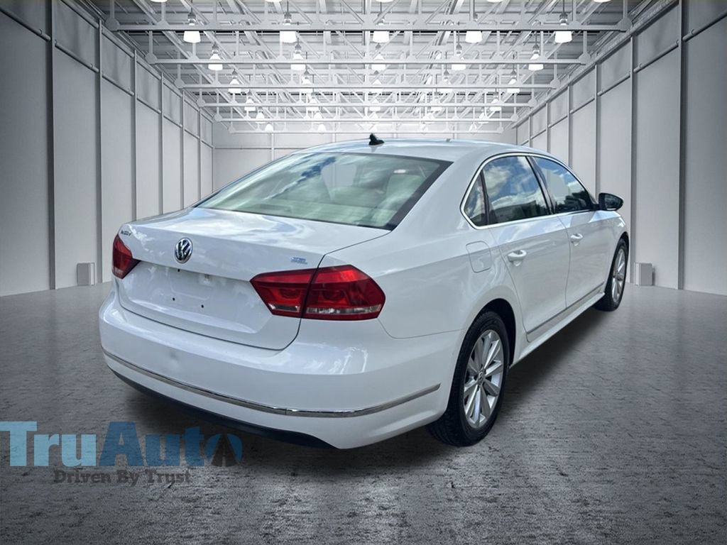 Used 2012 Volkswagen Passat 2.5 SEL FWD image 8