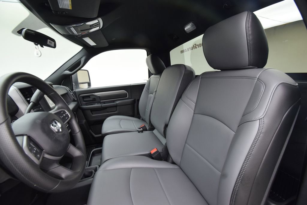 New 2024 RAM 5500 Tradesman image 39