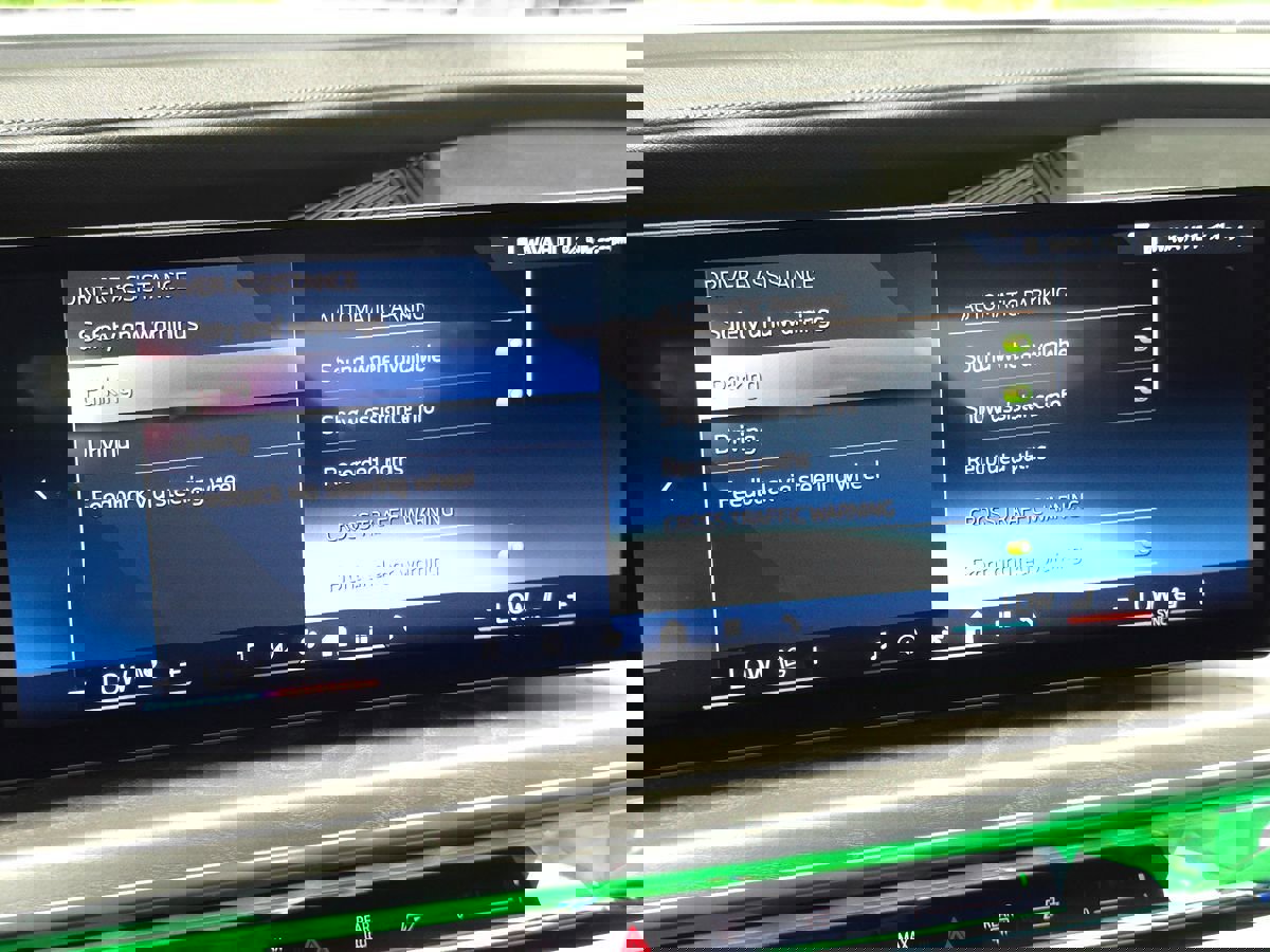 Used 2023 BMW 740i image 52