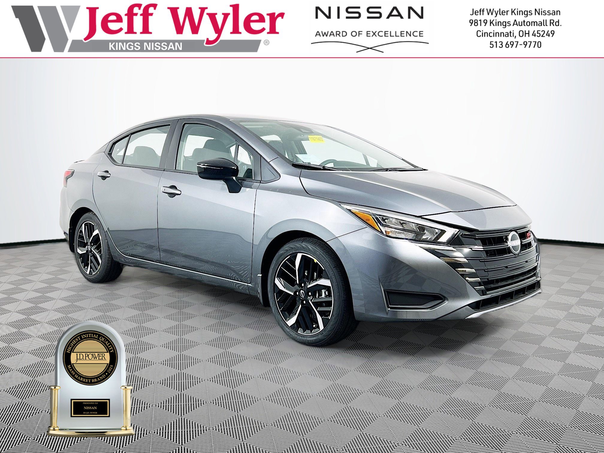 New 2025 Nissan Versa SR w/ Trunk Package