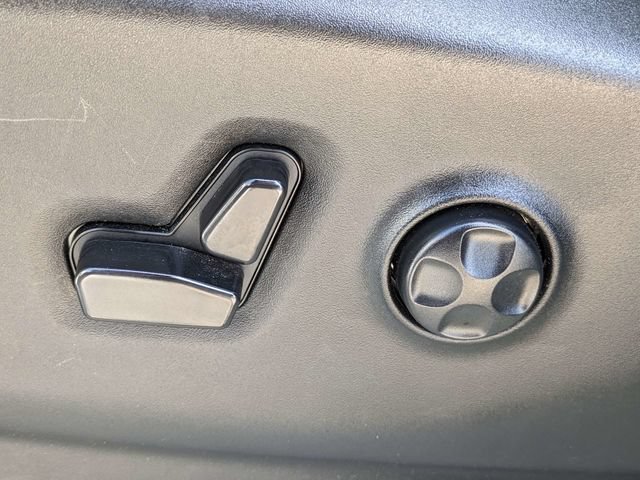 Used 2023 Chrysler Pacifica Limited FWD image 25