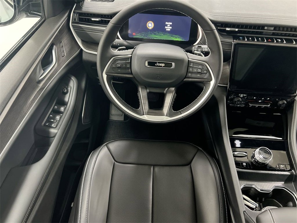 New 2025 Jeep Grand Cherokee Limited 4xe w/ Luxury Tech Group II image 18