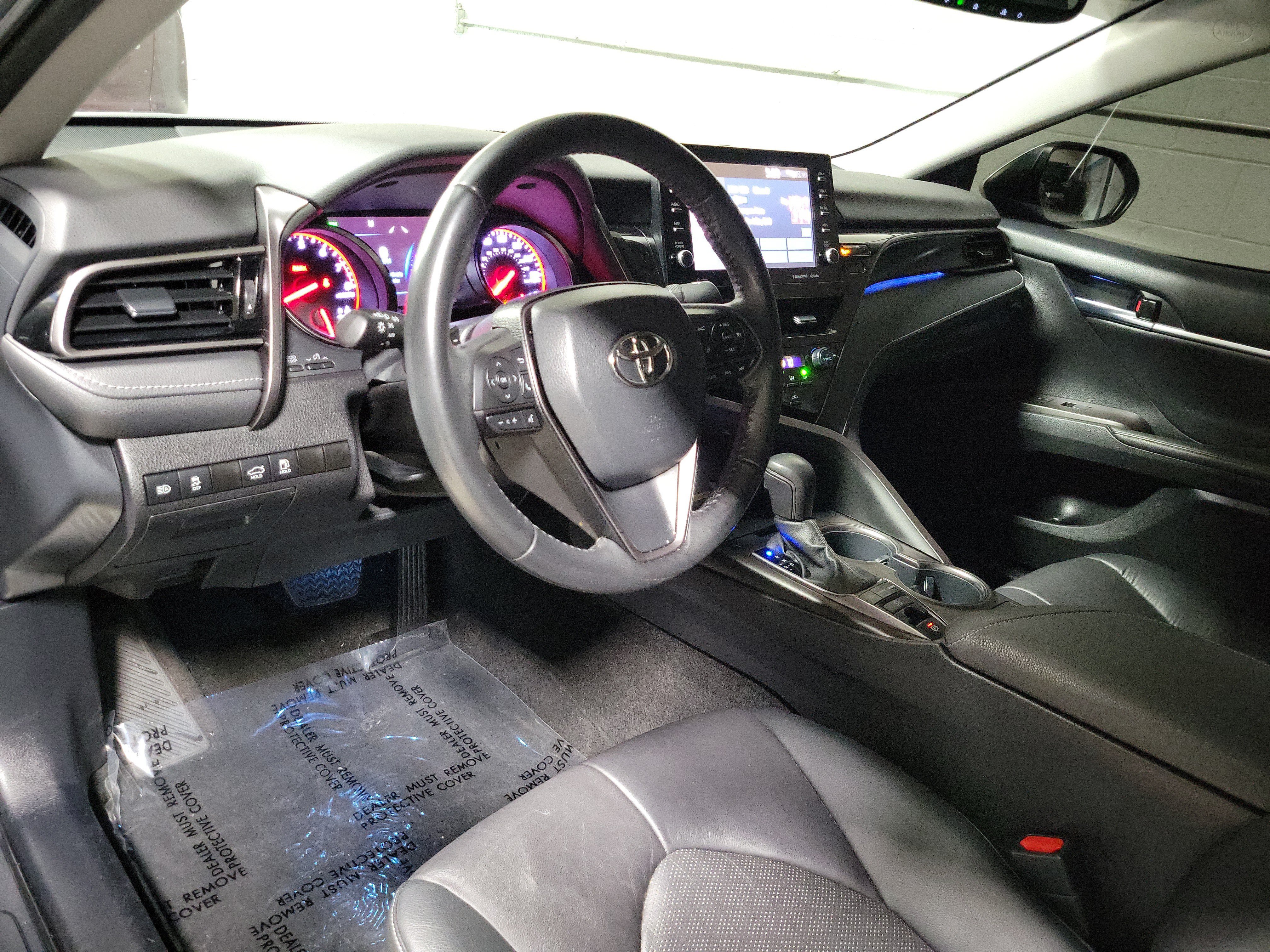 Used 2022 Toyota Camry XSE FWD image 9