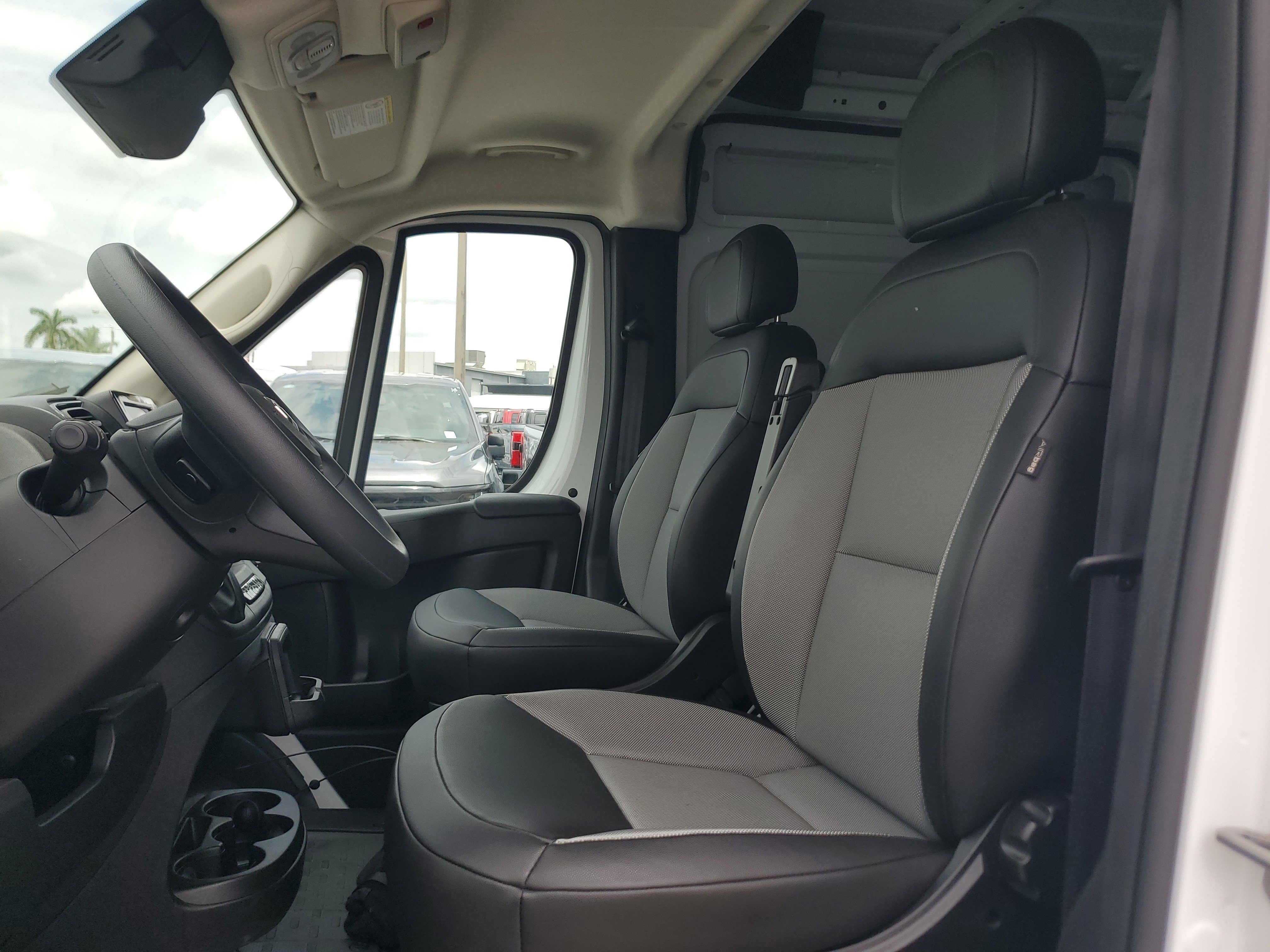 Used 2026 RAM ProMaster 2500 w/ Convenience Group FWD image 14