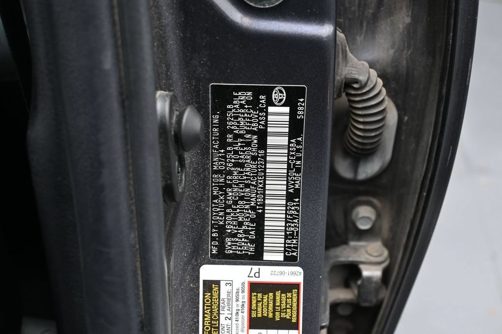 Used 2014 Toyota Camry SE w/ Moonroof Package FWD image 22