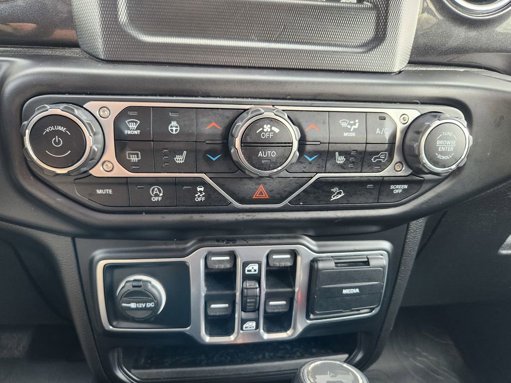 Used 2020 Jeep Wrangler Unlimited Sahara image 59