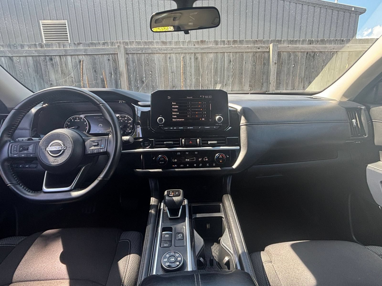 Used 2025 Nissan Pathfinder SV AWD/4WD image 32