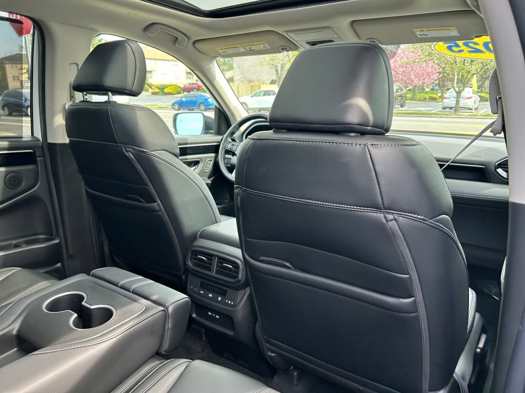 Used 2025 Honda Pilot Touring image 27