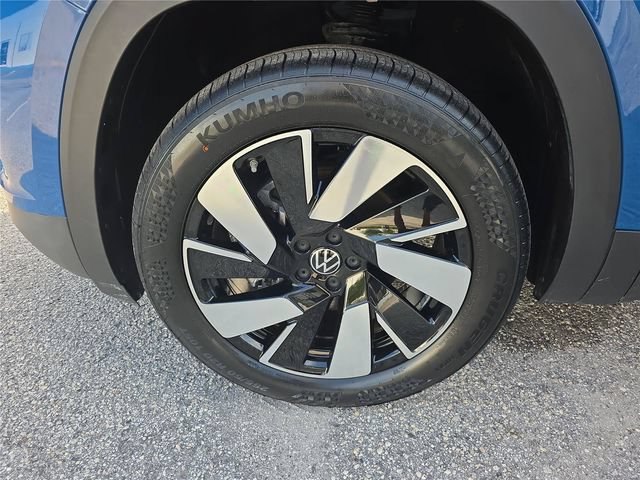 Used 2026 Volkswagen Atlas Cross Sport SE FWD image 8